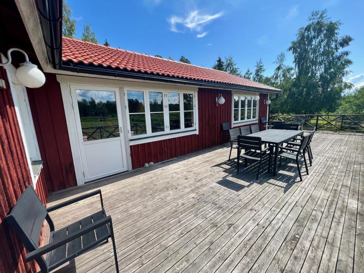 ÖsthammarIdylliskt Hus Med Sjoeutsikt.别墅 外观 照片