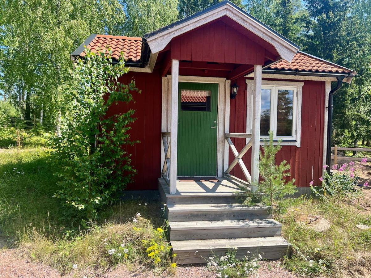 ÖsthammarIdylliskt Hus Med Sjoeutsikt.别墅 外观 照片