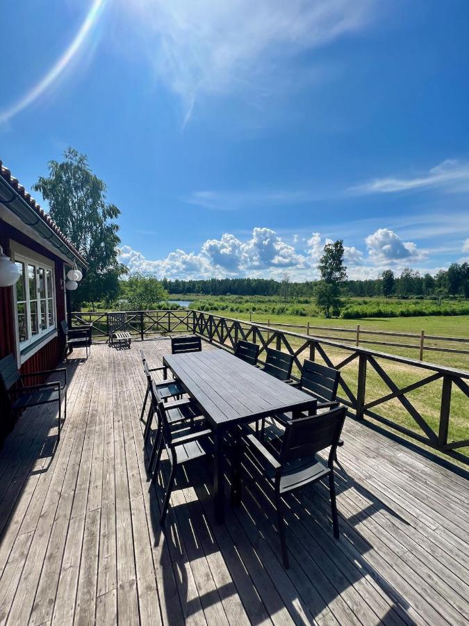 ÖsthammarIdylliskt Hus Med Sjoeutsikt.别墅 外观 照片